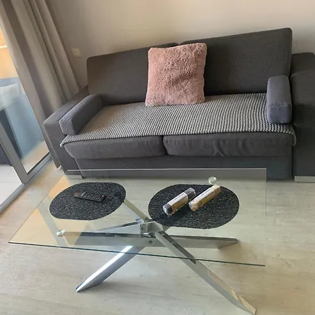 2 Pieces Vue Piscine Et A 2min