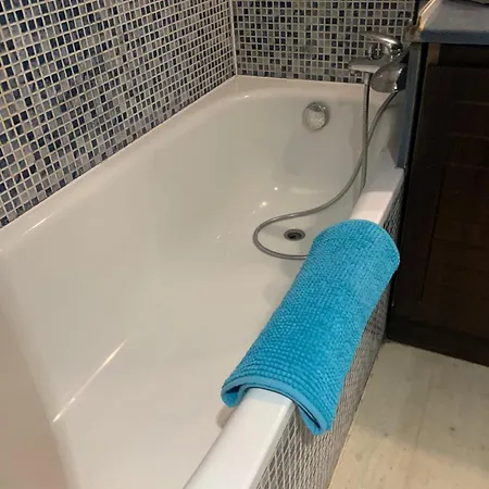 2 Pieces Vue Piscine Et A 2min